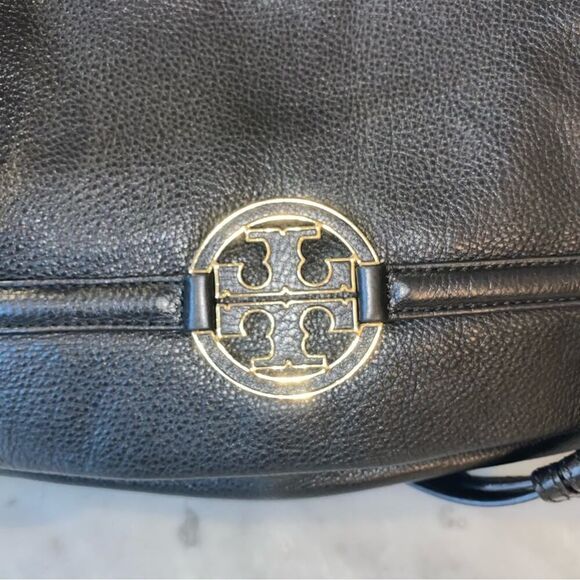 Tory Burch Black Leather Amanda Foldover Black Pebble Leather Crossbody EUC - Picture 13 of 16
